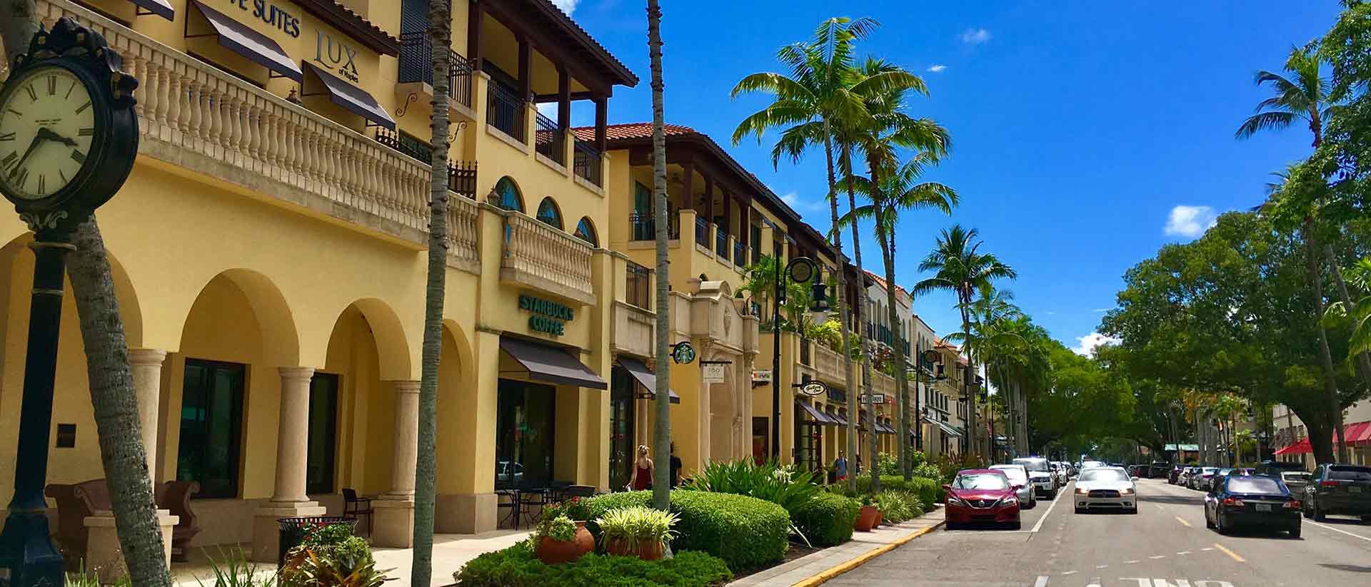 Luxury shops on 5th Avenue in Olde Naples, Florida